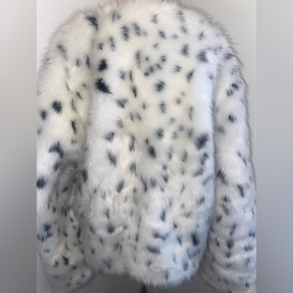 Zara White and Black Faux Fur Coat - Picture 5 of 9